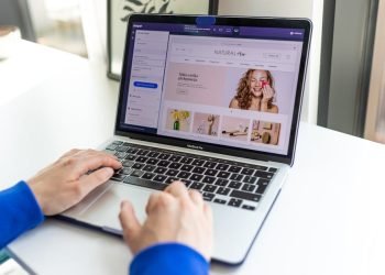 Launch Your Shopify Ecommerce Store in 2025