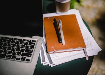 Digital Nomad Life: Stats, Gadgets & Trends