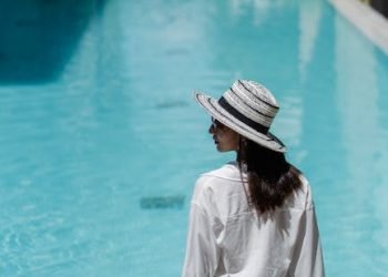 Digital Nomad Life: Paradise or Pitfalls?