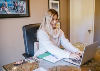 Digital Nomad Life: Freedom or Frustration?