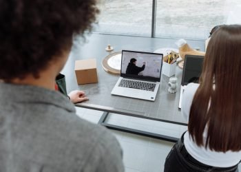 Trump Ends Federal Remote Work, Cuts Jobs